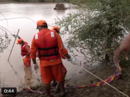 Gujarat Tragedy: 9 Travelling in Eco Car Swept Away in Botad Floodwaters; 2 Rescued, 3 Dead, 4 Missing | Gujarat Tragedy: 9 Travelling in Eco Car Swept Away in Botad Floodwaters; 2 Rescued, 3 Dead, 4 Missing Gujarat Tragedy: 9 Travelling in Eco Car Swept Away in Botad Floodwaters; 2 Rescued, 3 Dead, 4 Missing | Gujarat Tragedy: 9 Travelling in Eco Car Swept Away in Botad Floodwaters; 2 Rescued, 3 Dead, 4 Missing
