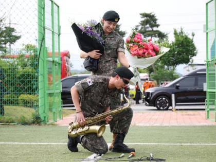 BTS RM Plays Saxophone, V Holds Flower Bouquets As They Makes First Public Appearance After Military Discharge – Watch the Viral Moment | BTS RM Plays Saxophone, V Holds Flower Bouquets As They Makes First Public Appearance After Military Discharge – Watch the Viral Moment BTS RM Plays Saxophone, V Holds Flower Bouquets As They Makes First Public Appearance After Military Discharge – Watch the Viral Moment | BTS RM Plays Saxophone, V Holds Flower Bouquets As They Makes First Public Appearance After Military Discharge – Watch the Viral Moment