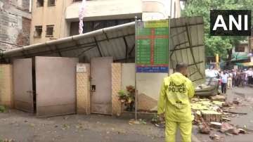 Maharashtra: Portion of building collapses in Ghatkopar, 3 rescued, 2 feared trapped | Maharashtra: Portion of building collapses in Ghatkopar, 3 rescued, 2 feared trapped