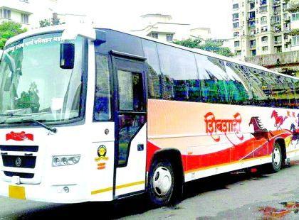 Pune: Bus Loses Control Due to Tyre Burst On Expressway | Pune: Bus Loses Control Due to Tyre Burst On Expressway Pune: Bus Loses Control Due to Tyre Burst On Expressway | Pune: Bus Loses Control Due to Tyre Burst On Expressway