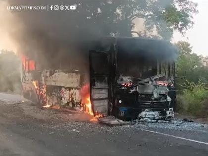 Private Bus Catches Fire in Maharashtra's Dhule; No Passengers Hurt in Incident (Watch Video) | Private Bus Catches Fire in Maharashtra's Dhule; No Passengers Hurt in Incident (Watch Video) Private Bus Catches Fire in Maharashtra's Dhule; No Passengers Hurt in Incident (Watch Video) | Private Bus Catches Fire in Maharashtra's Dhule; No Passengers Hurt in Incident (Watch Video)