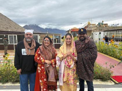 Relishing Family Holiday! Yami Gautam Seek Blessings at Patthar Sahib Gurudwara at Leh With Aditya Dhar and Parents! | Relishing Family Holiday! Yami Gautam Seek Blessings at Patthar Sahib Gurudwara at Leh With Aditya Dhar and Parents! Relishing Family Holiday! Yami Gautam Seek Blessings at Patthar Sahib Gurudwara at Leh With Aditya Dhar and Parents! | Relishing Family Holiday! Yami Gautam Seek Blessings at Patthar Sahib Gurudwara at Leh With Aditya Dhar and Parents!