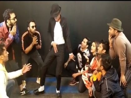Varun Dhawan and Shraddha Kapoor shake a leg with TikTok sensation Baba Jackson | Varun Dhawan and Shraddha Kapoor shake a leg with TikTok sensation Baba Jackson