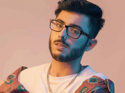 Popular YouTuber CarryMinati to make his Bollywood debut in Amitabh Bachchan starrer MayDay | Popular YouTuber CarryMinati to make his Bollywood debut in Amitabh Bachchan starrer MayDay