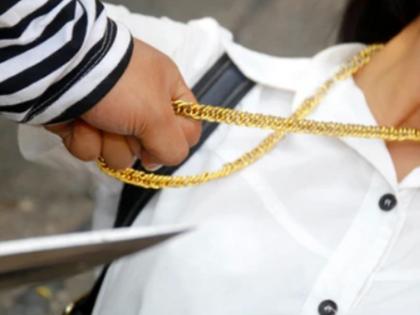 Mumbai: Morning Walk Turns Into a Gold Chain Heist As Trio in Car Steal and Flee in Chembur | Mumbai: Morning Walk Turns Into a Gold Chain Heist As Trio in Car Steal and Flee in Chembur Mumbai: Morning Walk Turns Into a Gold Chain Heist As Trio in Car Steal and Flee in Chembur | Mumbai: Morning Walk Turns Into a Gold Chain Heist As Trio in Car Steal and Flee in Chembur