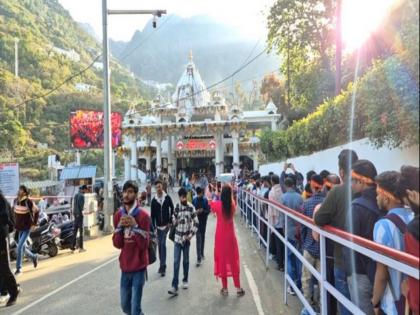 Chaitra Navratri 2025: One Lakh Pilgrims Visited Shri Mata Vaishno Devi Shrine on occasion of Navratri | Chaitra Navratri 2025: One Lakh Pilgrims Visited Shri Mata Vaishno Devi Shrine on occasion of Navratri