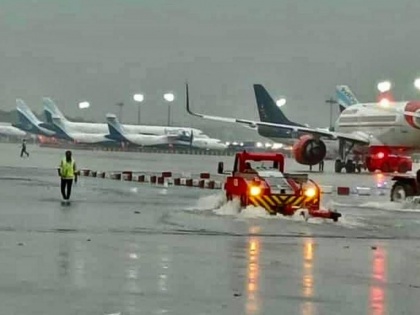 Chennai Rains: Airport suspends arrivals till 6 pm, departures to continue | Chennai Rains: Airport suspends arrivals till 6 pm, departures to continue