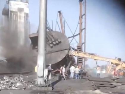 Chhattisgarh Chimney Collapse: Two Injured, Several Workers Feared Trapped After Chimney of Iron-Making Factory Collapses in Mungeli (Watch Video)