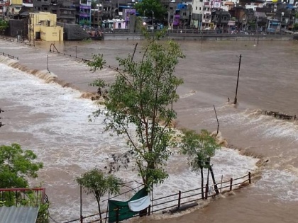 Heavy rains lash in Jalgaon area; Chalisgaon floods for 5th time in 30 days, roads in many parts under water | Heavy rains lash in Jalgaon area; Chalisgaon floods for 5th time in 30 days, roads in many parts under water