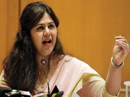 Pankaja Munde rejects office bearers resignation, says don't want people to sacrifice for her | Pankaja Munde rejects office bearers resignation, says don't want people to sacrifice for her
