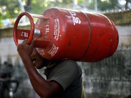Commercial LPG cylinders now costlier by ₹43.5, cooking gas rates unchanged | Commercial LPG cylinders now costlier by ₹43.5, cooking gas rates unchanged