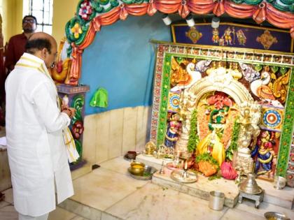 Karnataka Budget 2022: CM Bommai visits temple to seek blessings, ahead of Karnataka budget 2022-23 | Karnataka Budget 2022: CM Bommai visits temple to seek blessings, ahead of Karnataka budget 2022-23 Karnataka Budget 2022: CM Bommai visits temple to seek blessings, ahead of Karnataka budget 2022-23 | Karnataka Budget 2022: CM Bommai visits temple to seek blessings, ahead of Karnataka budget 2022-23