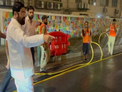 Mumbai Intensifies Road Washing Efforts to Combat Pollution, CM to be Present at the Cleanliness Drive on 31st | Mumbai Intensifies Road Washing Efforts to Combat Pollution, CM to be Present at the Cleanliness Drive on 31st