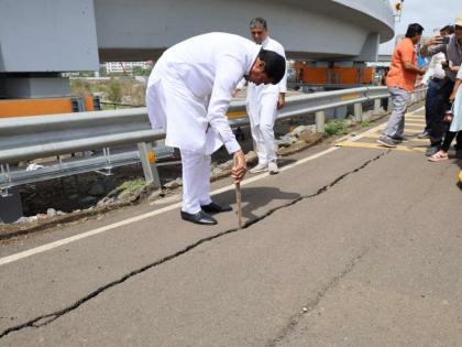 Cracks on Atal Setu Road: Maharashtra Congress Chief Nana Patole Inspects MTHL, Says 'Lives Of People In Danger' (Watch Video) | Cracks on Atal Setu Road: Maharashtra Congress Chief Nana Patole Inspects MTHL, Says 'Lives Of People In Danger' (Watch Video) Cracks on Atal Setu Road: Maharashtra Congress Chief Nana Patole Inspects MTHL, Says 'Lives Of People In Danger' (Watch Video) | Cracks on Atal Setu Road: Maharashtra Congress Chief Nana Patole Inspects MTHL, Says 'Lives Of People In Danger' (Watch Video)