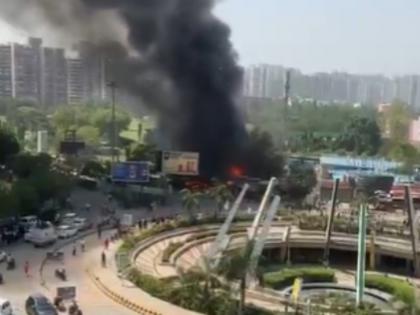 Ghaziabad Fire: Major Blaze Erupts in Gaur Chowk Near Crossings Republik (Watch Videos) | Ghaziabad Fire: Major Blaze Erupts in Gaur Chowk Near Crossings Republik (Watch Videos)