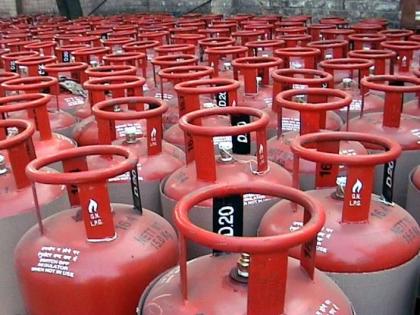 Oil Companies Slash Price of 19 kg Commercial Cylinders by Rs 30; Check Rates | Oil Companies Slash Price of 19 kg Commercial Cylinders by Rs 30; Check Rates