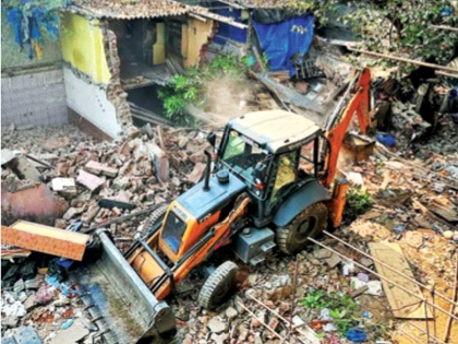BMC clears 31 unauthorized construction sites in Dadar | BMC clears 31 unauthorized construction sites in Dadar