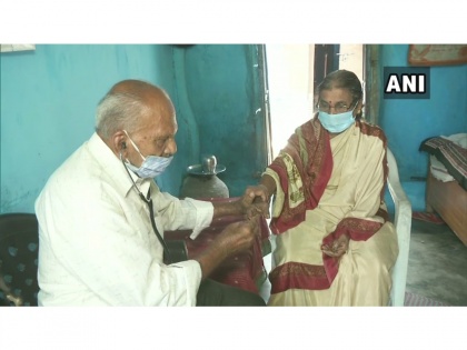 Maharashtra: 87-year old braves COVID-19 pandemic, travels 10 km barefoot to treat villagers | Maharashtra: 87-year old braves COVID-19 pandemic, travels 10 km barefoot to treat villagers