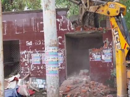 Delhi: DDA Demolishes Slums on Loni Road in Gokal Puri Police Station Area (Watch Video) | Delhi: DDA Demolishes Slums on Loni Road in Gokal Puri Police Station Area (Watch Video) Delhi: DDA Demolishes Slums on Loni Road in Gokal Puri Police Station Area (Watch Video) | Delhi: DDA Demolishes Slums on Loni Road in Gokal Puri Police Station Area (Watch Video)