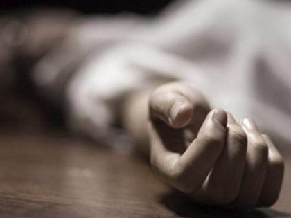 Man dies while dancing at garba event in Virar | Man dies while dancing at garba event in Virar