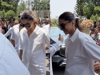 Deepika Padukone and Ranveer Singh Vote: Netizens React to Actress's Baby Bump (Watch Video) | Deepika Padukone and Ranveer Singh Vote: Netizens React to Actress's Baby Bump (Watch Video)