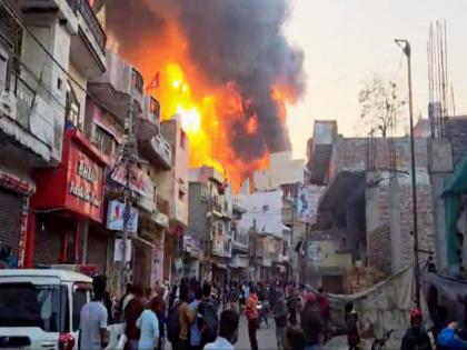 Delhi Factory Fire: Traffic Restrictions from Farmers' Protest Hindered Firefighters Response | Delhi Factory Fire: Traffic Restrictions from Farmers' Protest Hindered Firefighters Response