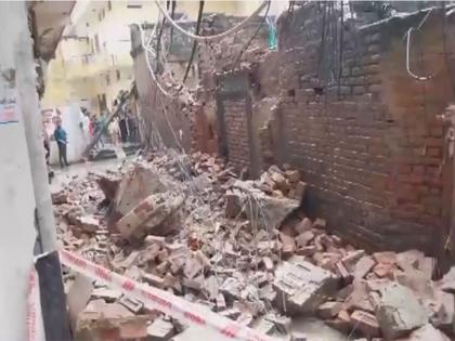 Delhi Tragedy: Three Kids Trapped Under Debris After House Collapse, Rescue Ops Underway | Delhi Tragedy: Three Kids Trapped Under Debris After House Collapse, Rescue Ops Underway