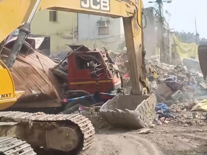 Delhi Building Collapse: One Dead as Dilapidated Structure Crashes Down at 2 AM in Azad Market | Delhi Building Collapse: One Dead as Dilapidated Structure Crashes Down at 2 AM in Azad Market Delhi Building Collapse: One Dead as Dilapidated Structure Crashes Down at 2 AM in Azad Market | Delhi Building Collapse: One Dead as Dilapidated Structure Crashes Down at 2 AM in Azad Market