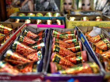 Mumbai police bans sale of firecrackers without permission | Mumbai police bans sale of firecrackers without permission