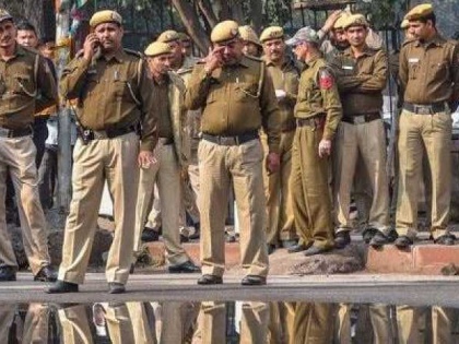 7 staff members of Delhi police wireless control room test positive for COVID-19 | 7 staff members of Delhi police wireless control room test positive for COVID-19