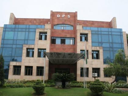 Delhi Public School in Dwarka Receives Bomb Threat; Police and Bomb Disposal Squad on Scene | Delhi Public School in Dwarka Receives Bomb Threat; Police and Bomb Disposal Squad on Scene