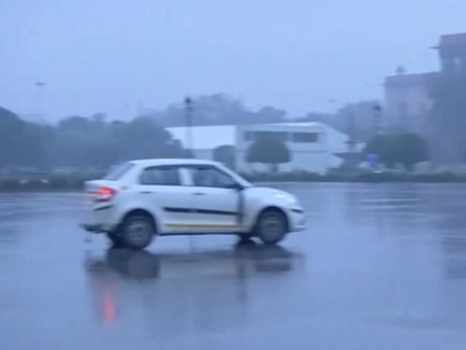 Delhi Rains Intensify Winter Chill as Rain Lashes Several Parts of National Capital on Budget Day (Watch Videos) | Delhi Rains Intensify Winter Chill as Rain Lashes Several Parts of National Capital on Budget Day (Watch Videos)