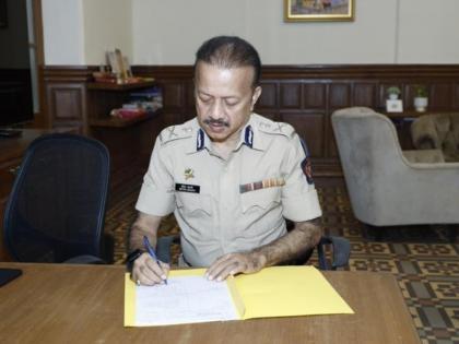 Mumbai: All Religious Sites in City Now Loudspeaker-Free, Says Police Commissioner Deven Bharti | Mumbai: All Religious Sites in City Now Loudspeaker-Free, Says Police Commissioner Deven Bharti Mumbai: All Religious Sites in City Now Loudspeaker-Free, Says Police Commissioner Deven Bharti | Mumbai: All Religious Sites in City Now Loudspeaker-Free, Says Police Commissioner Deven Bharti