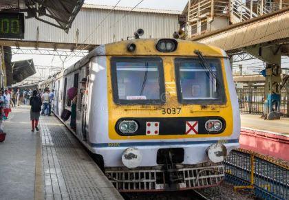 Mumbai Accident: Police Constable Falls from Local Train at CSMT, Dragged to Death While Heading to Solapur | Mumbai Accident: Police Constable Falls from Local Train at CSMT, Dragged to Death While Heading to Solapur Mumbai Accident: Police Constable Falls from Local Train at CSMT, Dragged to Death While Heading to Solapur | Mumbai Accident: Police Constable Falls from Local Train at CSMT, Dragged to Death While Heading to Solapur