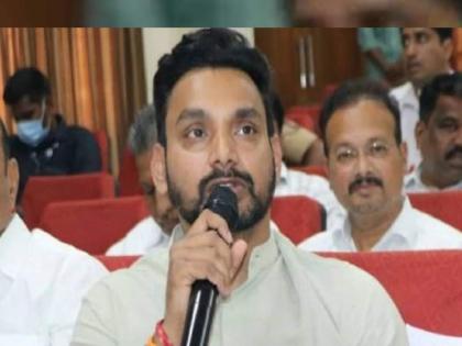 Opposition condemns ban on Shiv Sena MP Dhairyasheel Mane from visiting Belagavi over border row | Opposition condemns ban on Shiv Sena MP Dhairyasheel Mane from visiting Belagavi over border row