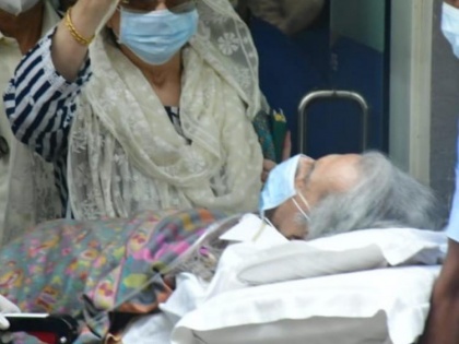 First glimpse of an ailing Dilip Kumar after being discharged goes viral! | First glimpse of an ailing Dilip Kumar after being discharged goes viral!