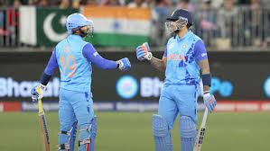 T20 World Cup: Kohli holds India's chase together after middle order collapse against Bangladesh | T20 World Cup: Kohli holds India's chase together after middle order collapse against Bangladesh