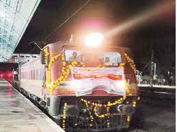 Train trail on newly electrified route from Nashik to Aurangabad to start from Dec 30 | Train trail on newly electrified route from Nashik to Aurangabad to start from Dec 30