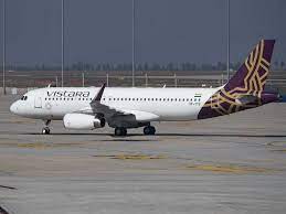 Women abuses Vistara crew member, walks semi-nude on Abu Dhabi-Mumbai flight | Women abuses Vistara crew member, walks semi-nude on Abu Dhabi-Mumbai flight