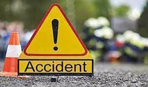 Maharashtra: Warehouse worker killed after his motorcycle rams into truck in Nagpur city | Maharashtra: Warehouse worker killed after his motorcycle rams into truck in Nagpur city