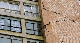 Maharashtra: Team of experts help residents of 6 Dombivali buildings after slabs loosened and developed cracks | Maharashtra: Team of experts help residents of 6 Dombivali buildings after slabs loosened and developed cracks