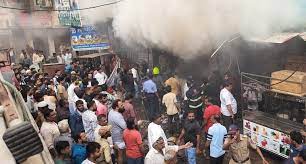 Thane: 30 families evacuated after major fire breaks out at ground-floor shop of building | Thane: 30 families evacuated after major fire breaks out at ground-floor shop of building