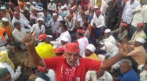 Maha farmers call off Mumbai Long March | Maha farmers call off Mumbai Long March Maha farmers call off Mumbai Long March | Maha farmers call off Mumbai Long March