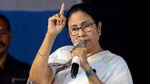 Court directs Mumbai police to probe complaint against Mamata Banerjee for disrespecting' national anthem | Court directs Mumbai police to probe complaint against Mamata Banerjee for disrespecting' national anthem