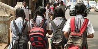 Thane: Four teenage school children go missing after leaving for school | Thane: Four teenage school children go missing after leaving for school