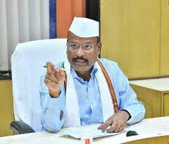 Abdul Sattar directs officials of Konkan division to ensure farmers get seeds, crop loan on time | Abdul Sattar directs officials of Konkan division to ensure farmers get seeds, crop loan on time