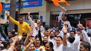 Nashik: Shinde group supporters break into celebration after SC verdict | Nashik: Shinde group supporters break into celebration after SC verdict Nashik: Shinde group supporters break into celebration after SC verdict | Nashik: Shinde group supporters break into celebration after SC verdict