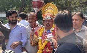 Karnataka Election Results 2023: Bajrang Bali chants at Congress party office | Karnataka Election Results 2023: Bajrang Bali chants at Congress party office