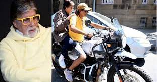 Amitabh Bachchan takes lift on stranger's bike to avoid Mumbai traffic | Amitabh Bachchan takes lift on stranger's bike to avoid Mumbai traffic