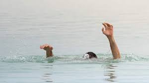 Maharashtra: 16-year-old boy drowns in water-filled quarry in Thane | Maharashtra: 16-year-old boy drowns in water-filled quarry in Thane Maharashtra: 16-year-old boy drowns in water-filled quarry in Thane | Maharashtra: 16-year-old boy drowns in water-filled quarry in Thane